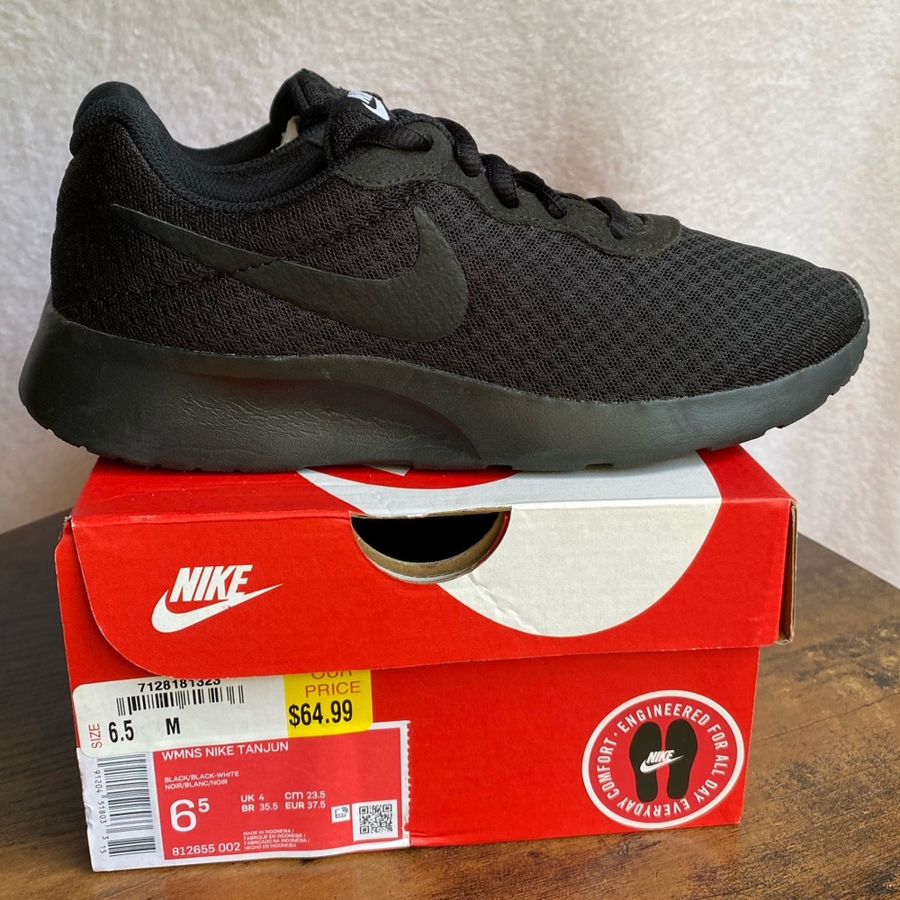 Brand NIB Nike Tanjun black sneaker 6.5 women’s